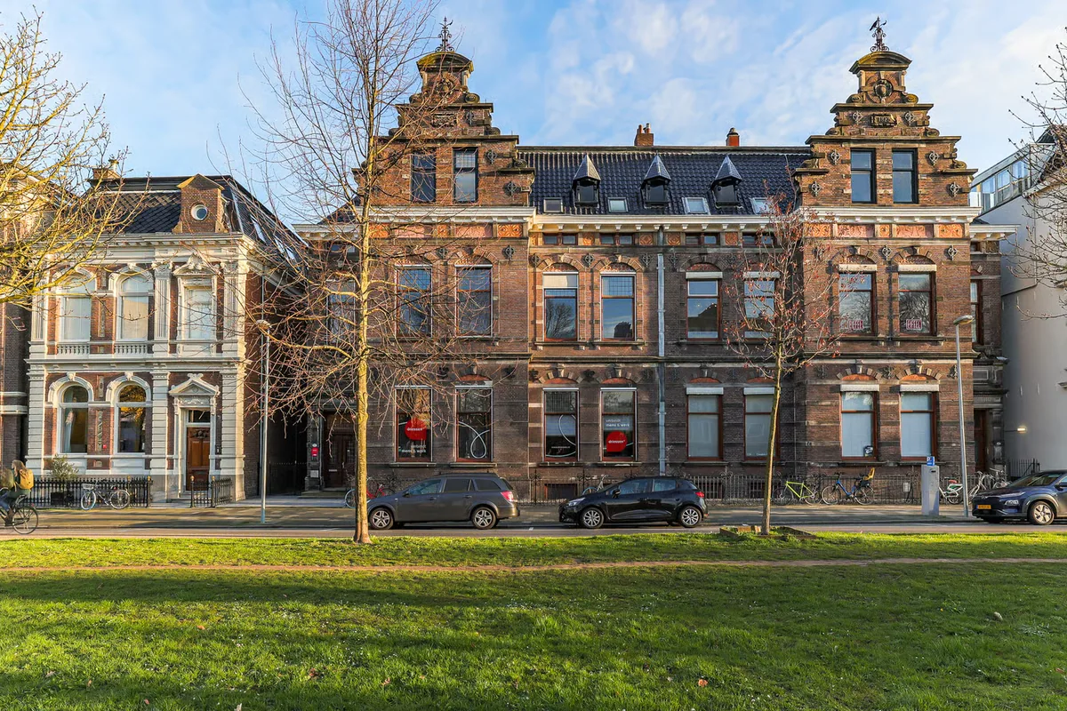 Het pand aan de Ubbo Emmiussingel in Groningen, waar Studio Progressus zijn kantoor heeft